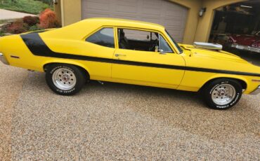Chevrolet-Nova-1972-Yellow-Black-10