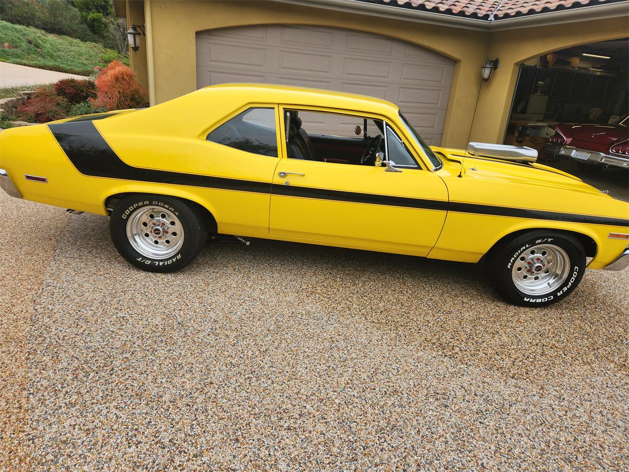 Chevrolet-Nova-1972-Yellow-Black-10