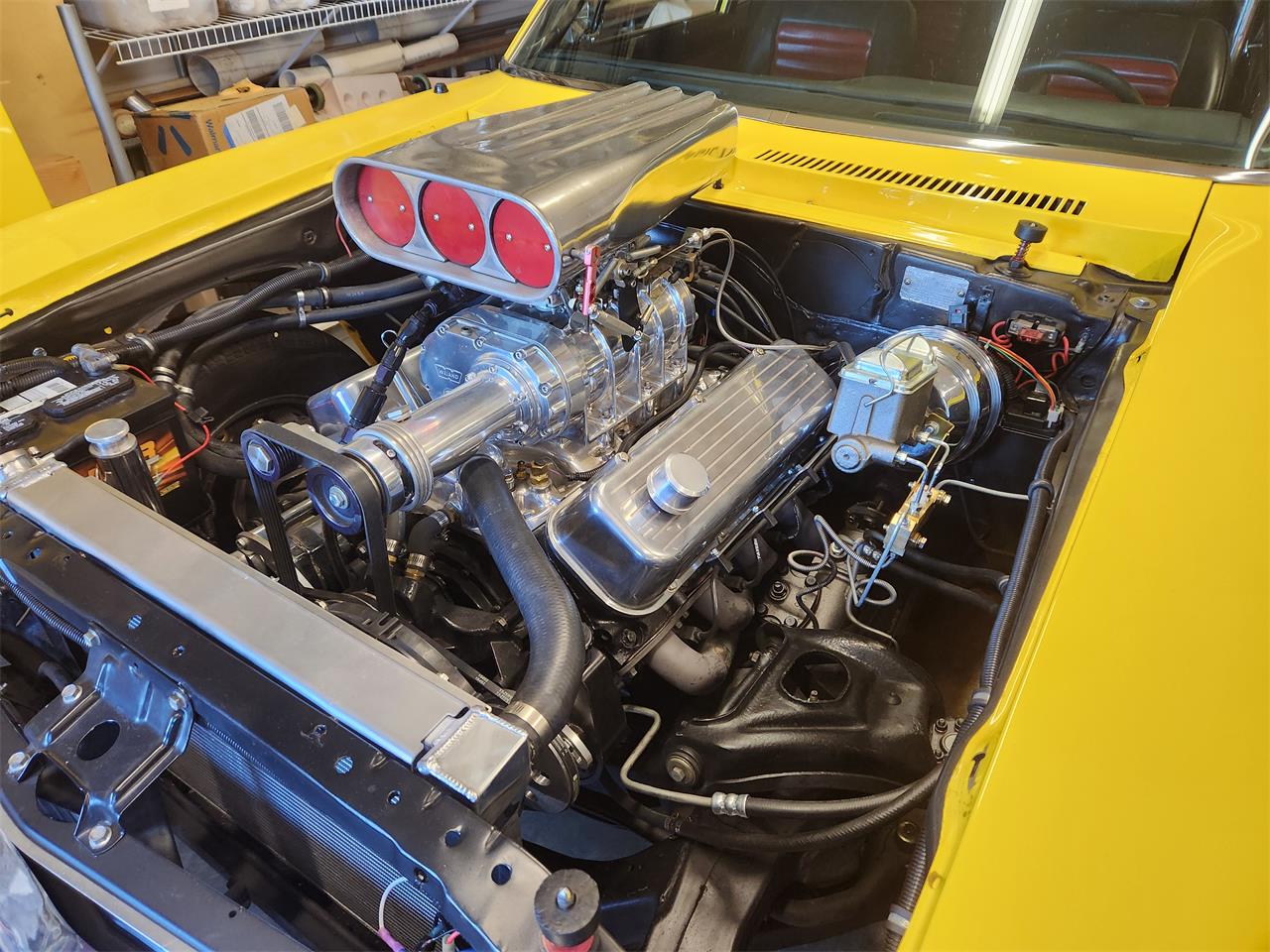 Chevrolet-Nova-1972-Yellow-Black-3