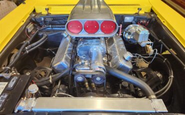 Chevrolet-Nova-1972-Yellow-Black
