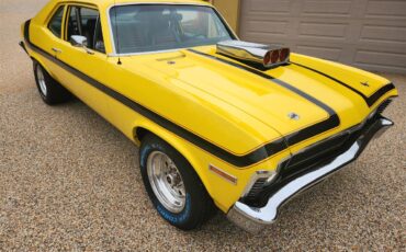 Chevrolet-Nova-1972-Yellow-Black-4