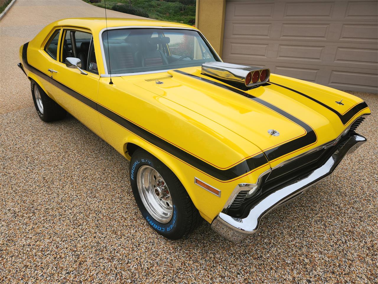 Chevrolet-Nova-1972-Yellow-Black-4