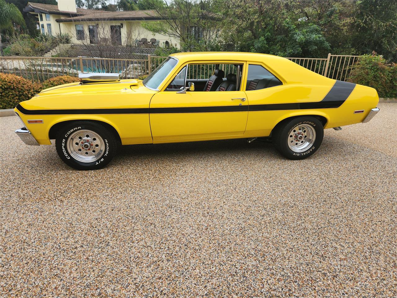 Chevrolet-Nova-1972-Yellow-Black-6