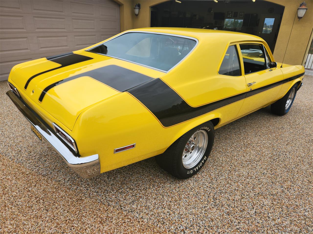 Chevrolet-Nova-1972-Yellow-Black-9