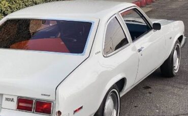 Chevrolet-Nova-1975-Custom-2