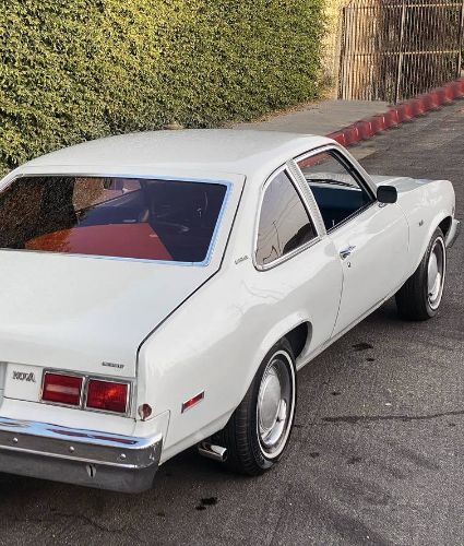 Chevrolet-Nova-1975-Custom-2