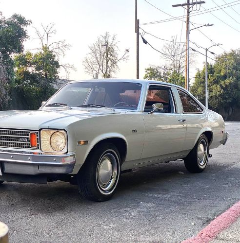 Chevrolet-Nova-1975-Custom-3