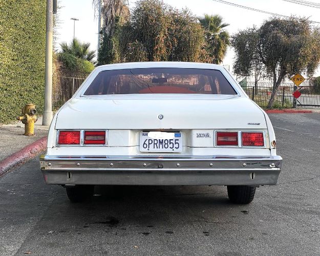 Chevrolet-Nova-1975-Custom-4