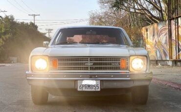 Chevrolet-Nova-1975-Custom-6