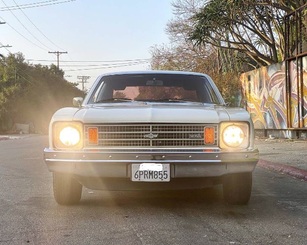 Chevrolet-Nova-1975-Custom-6