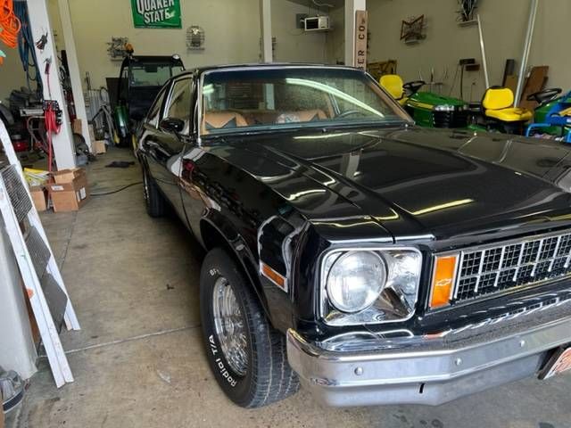 Chevrolet-Nova-1976-Black-12