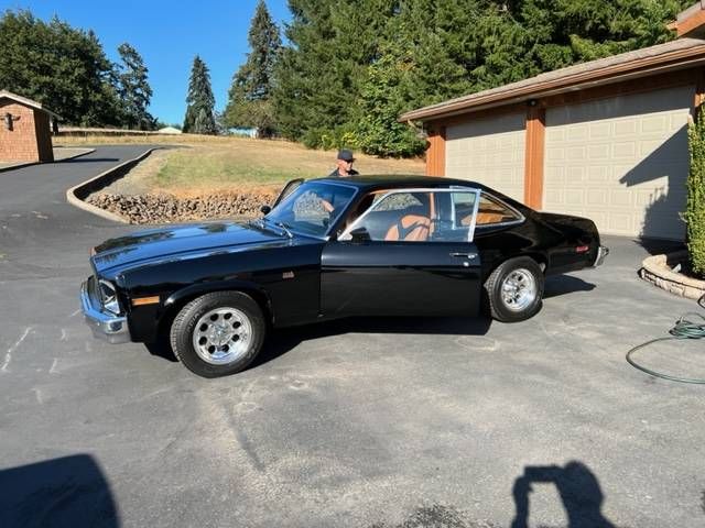 Chevrolet-Nova-1976-Black-16