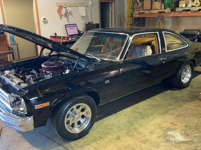 Chevrolet-Nova-1976-Black-19