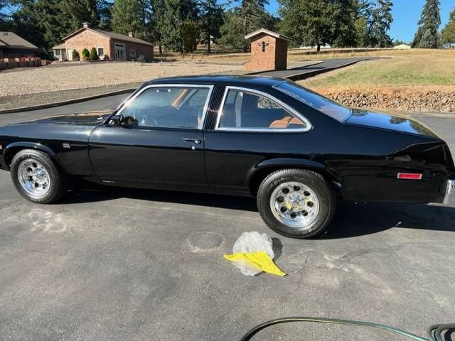 Chevrolet-Nova-1976-Black-9