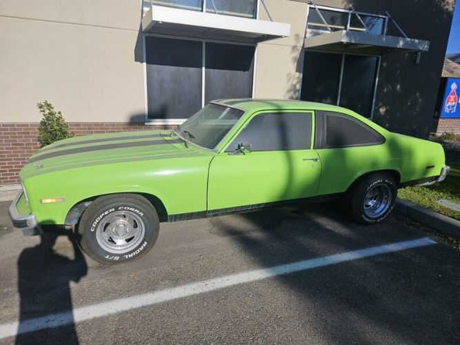 Chevrolet-Nova-1976-Green-Black-1