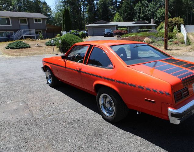 Chevrolet-Nova-1977-Orange-Sunfire-Metal-1