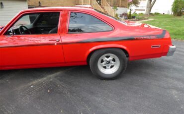 Chevrolet-Nova-1978-red-Black-2