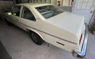 Chevrolet-Nova-Concours-1976-Hatchback-13