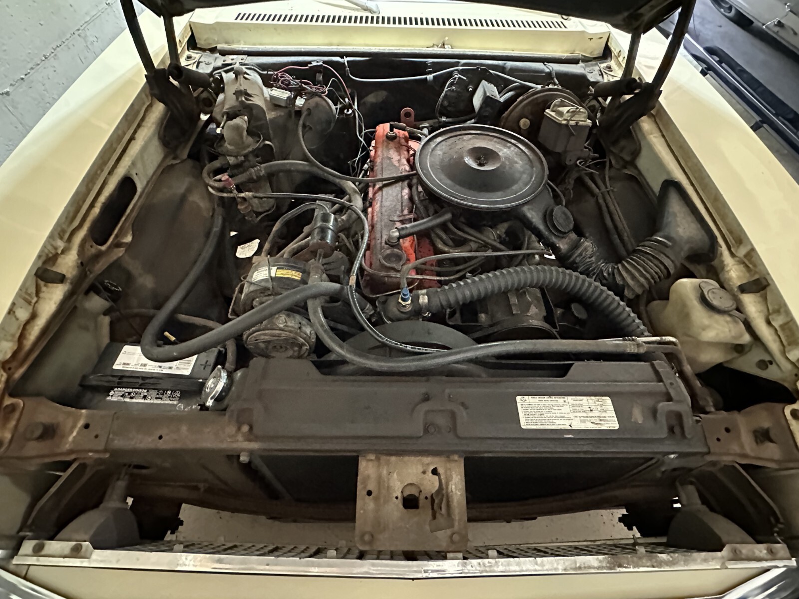 Chevrolet-Nova-Concours-1976-Hatchback-17