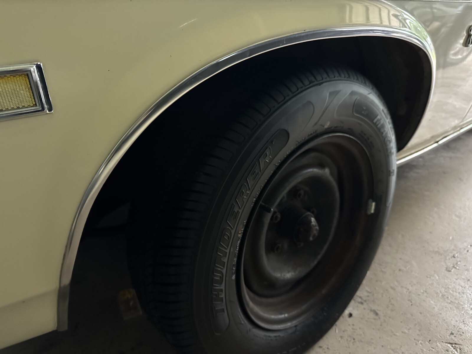 Chevrolet-Nova-Concours-1976-Hatchback-22