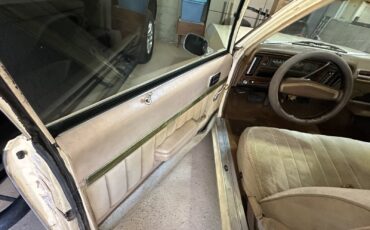Chevrolet-Nova-Concours-1976-Hatchback-3