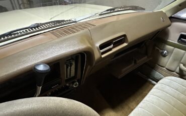 Chevrolet-Nova-Concours-1976-Hatchback-8
