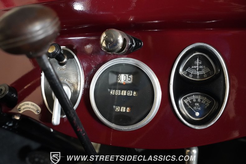 Chevrolet-Other-1927-Burgundy-Gray-6