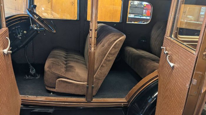 Chevrolet-Other-1931-Brown-13