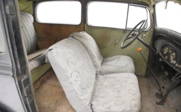 Chevrolet-Other-1935-Black-Pale-Green-40