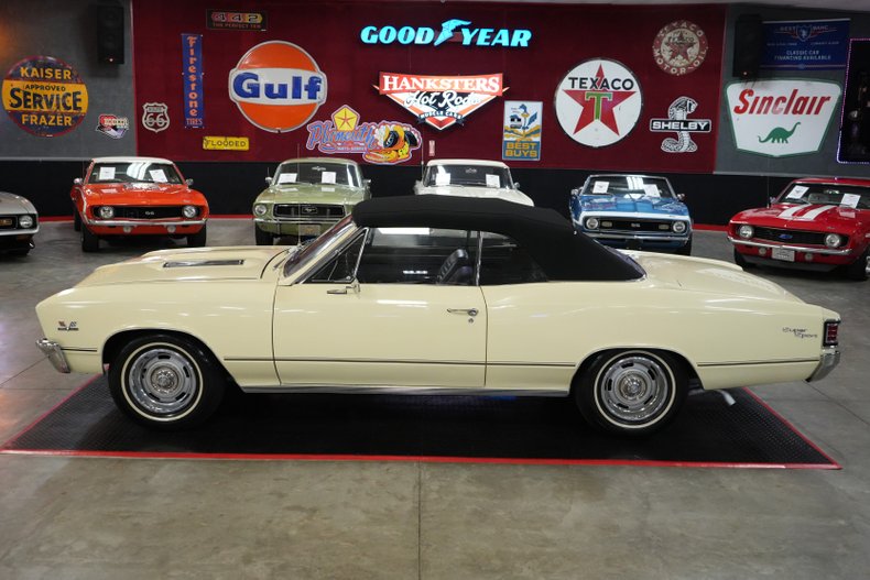 Chevrolet-Other-1967-Yellow-Black-24