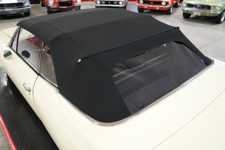 Chevrolet-Other-1967-Yellow-Black-3