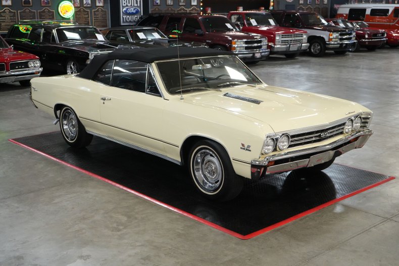 Chevrolet-Other-1967-Yellow-Black-30
