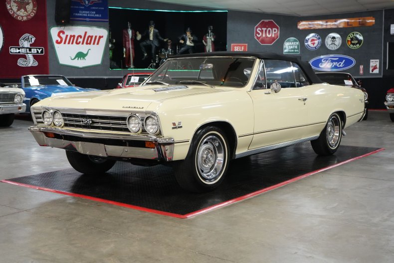 Chevrolet-Other-1967-Yellow-Black-32