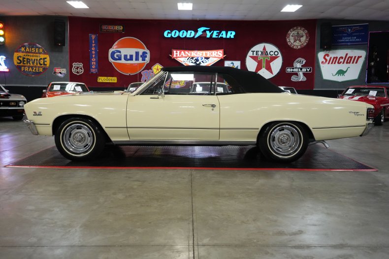 Chevrolet-Other-1967-Yellow-Black-33