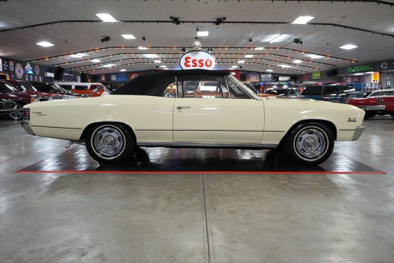 Chevrolet-Other-1967-Yellow-Black-37