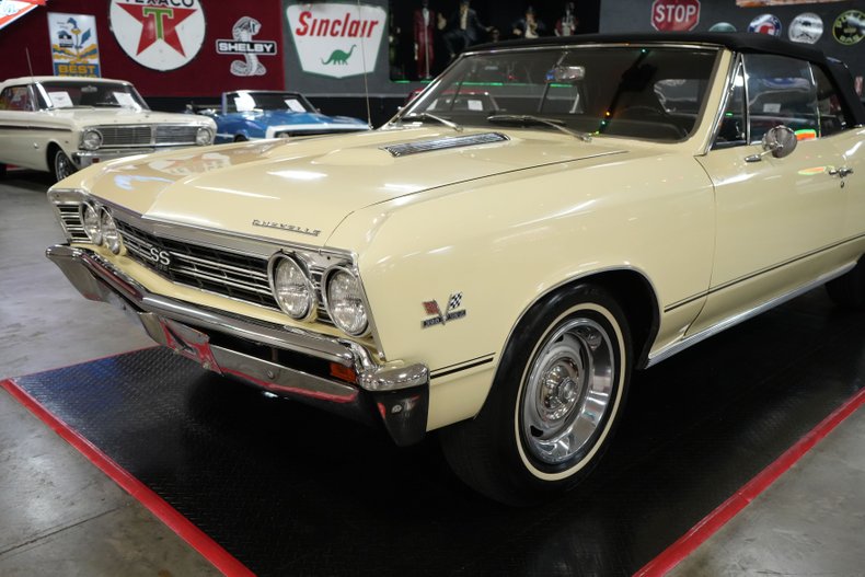 Chevrolet-Other-1967-Yellow-Black-40