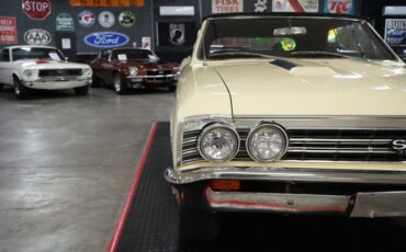 Chevrolet-Other-1967-Yellow-Black-42