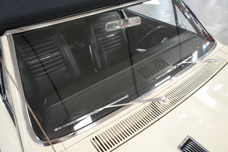Chevrolet-Other-1967-Yellow-Black-47