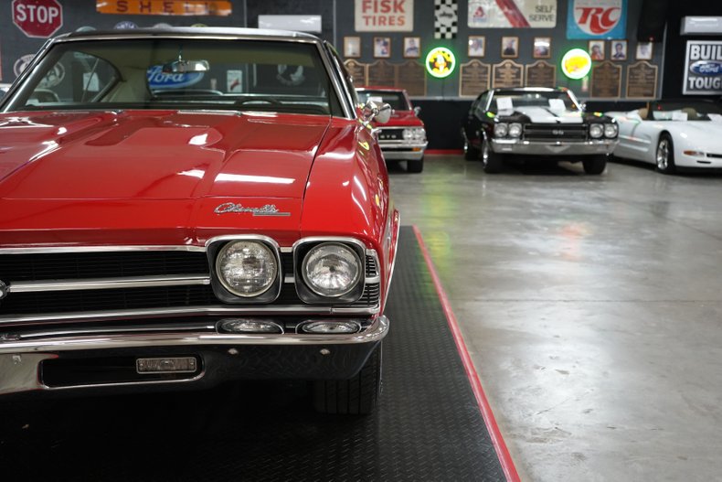 Chevrolet-Other-1969-Red-White-35