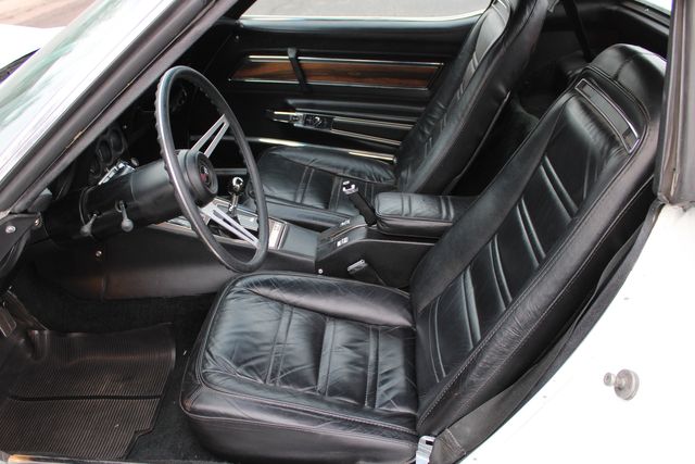 Chevrolet-Other-1975-White-Black-34
