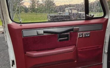 Chevrolet-Other-1984-White-Red-3