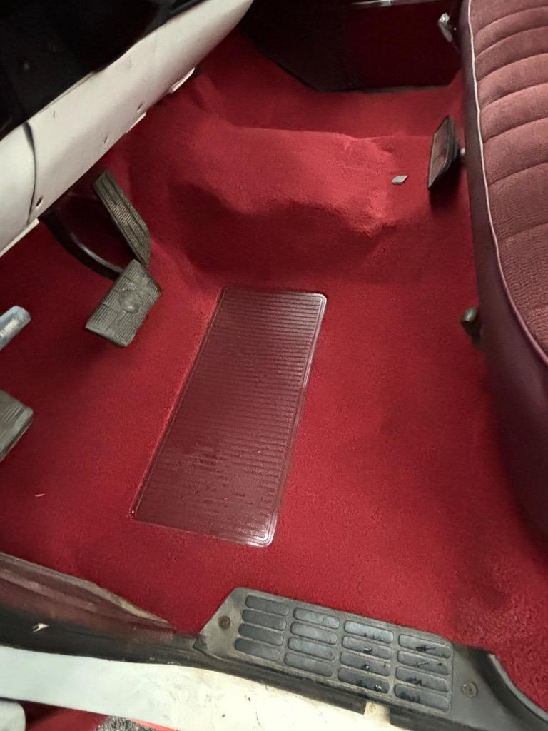 Chevrolet-Other-1984-White-Red-41