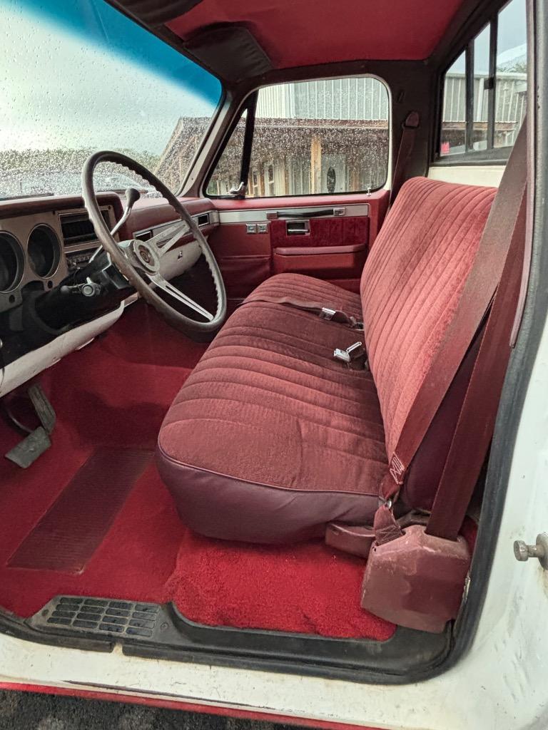 Chevrolet-Other-1984-White-Red-7