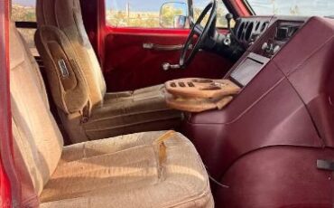 Chevrolet-Other-1987-Red-7