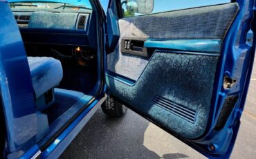 Chevrolet-Other-1990-Blue-Metallic-10