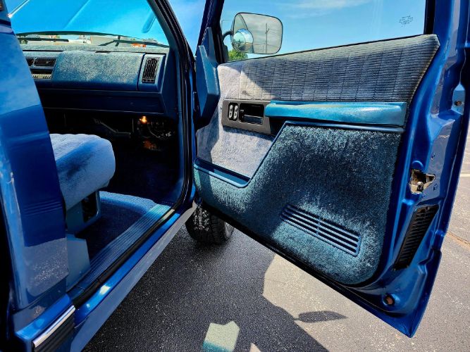 Chevrolet-Other-1990-Blue-Metallic-10