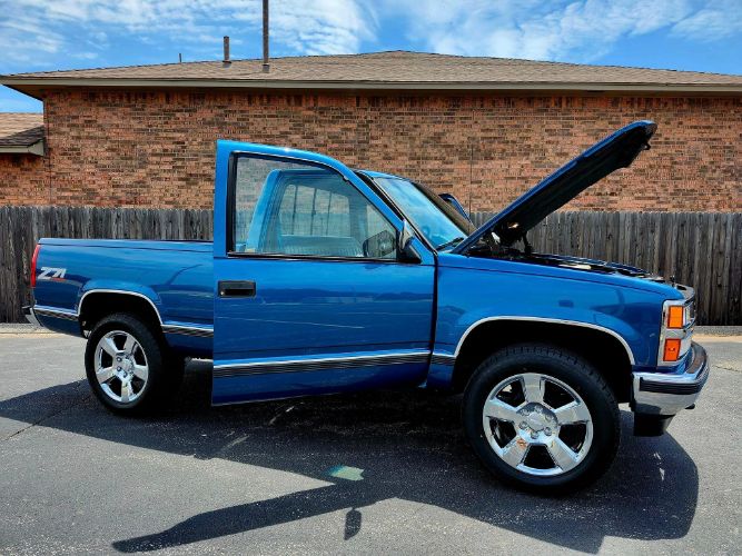Chevrolet-Other-1990-Blue-Metallic-16