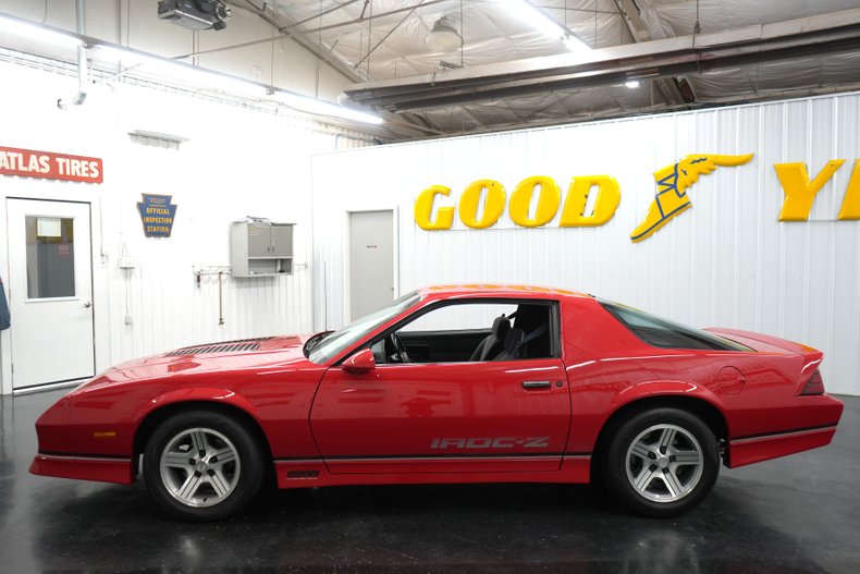 Chevrolet-Other-1990-Red-Grey-23