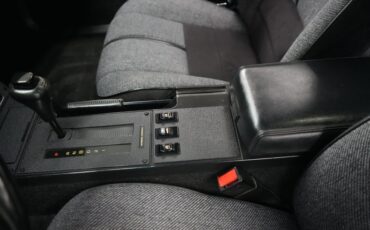 Chevrolet-Other-1990-Red-Grey-27