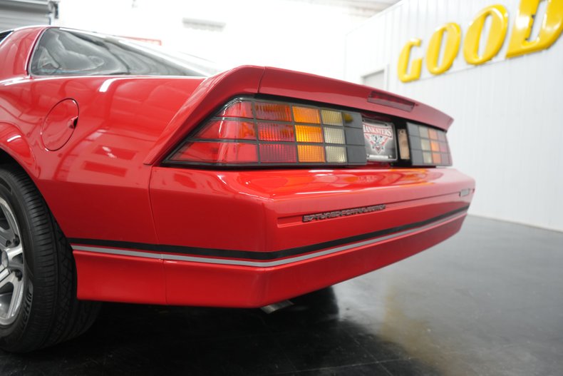 Chevrolet-Other-1990-Red-Grey-30